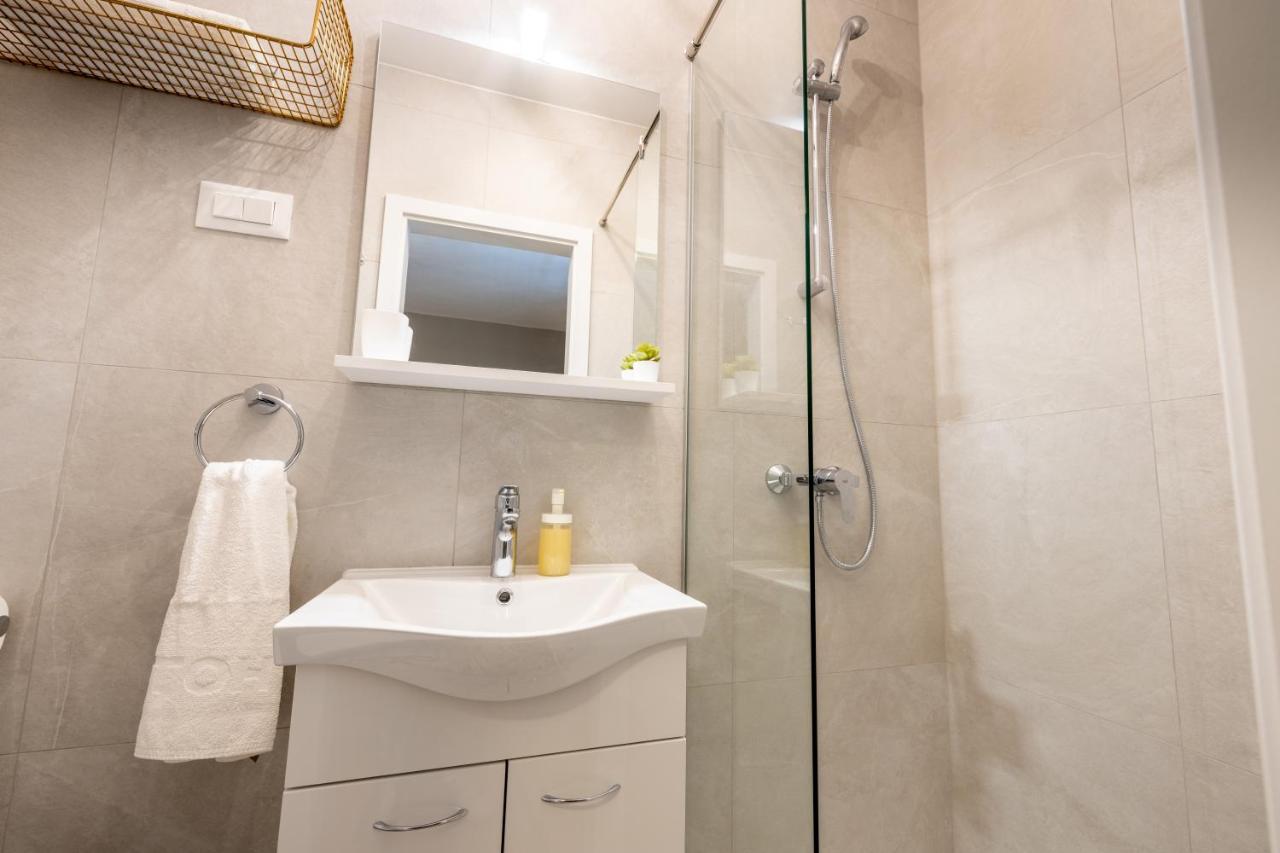 Apartment Bili-Sea View Apartment In The Center Makarska Extérieur photo